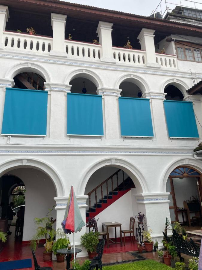 Old Courtyard Hotel Kochi Extérieur photo