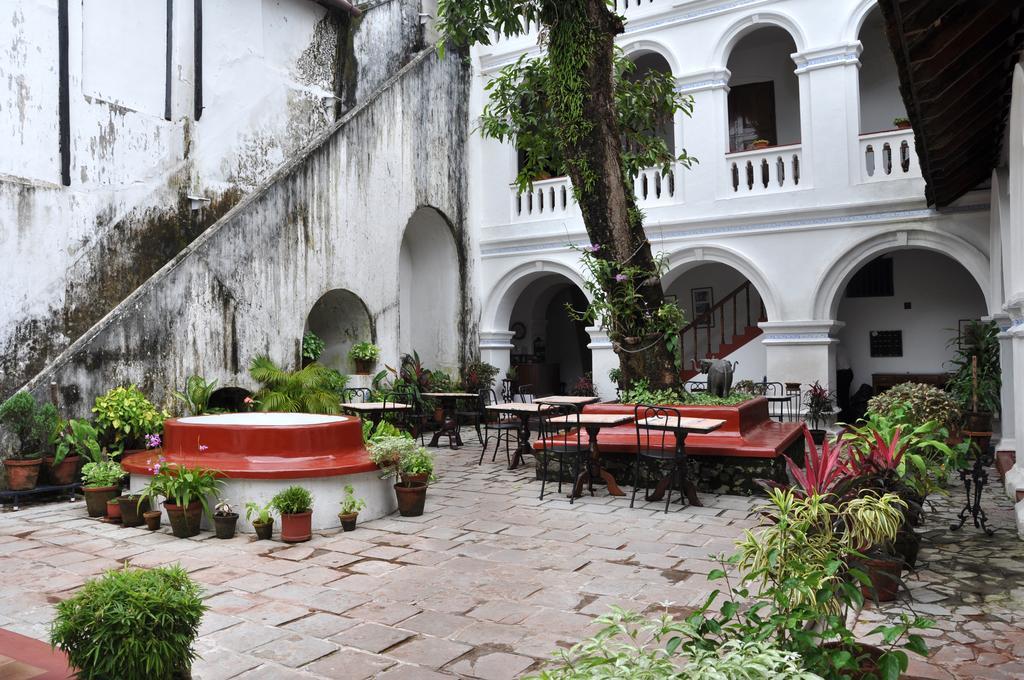 Old Courtyard Hotel Kochi Extérieur photo